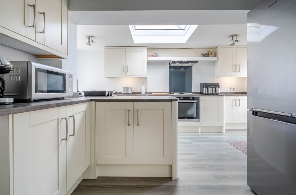 Property photo 2 of 23 2 - 1441698-15-69E611...
