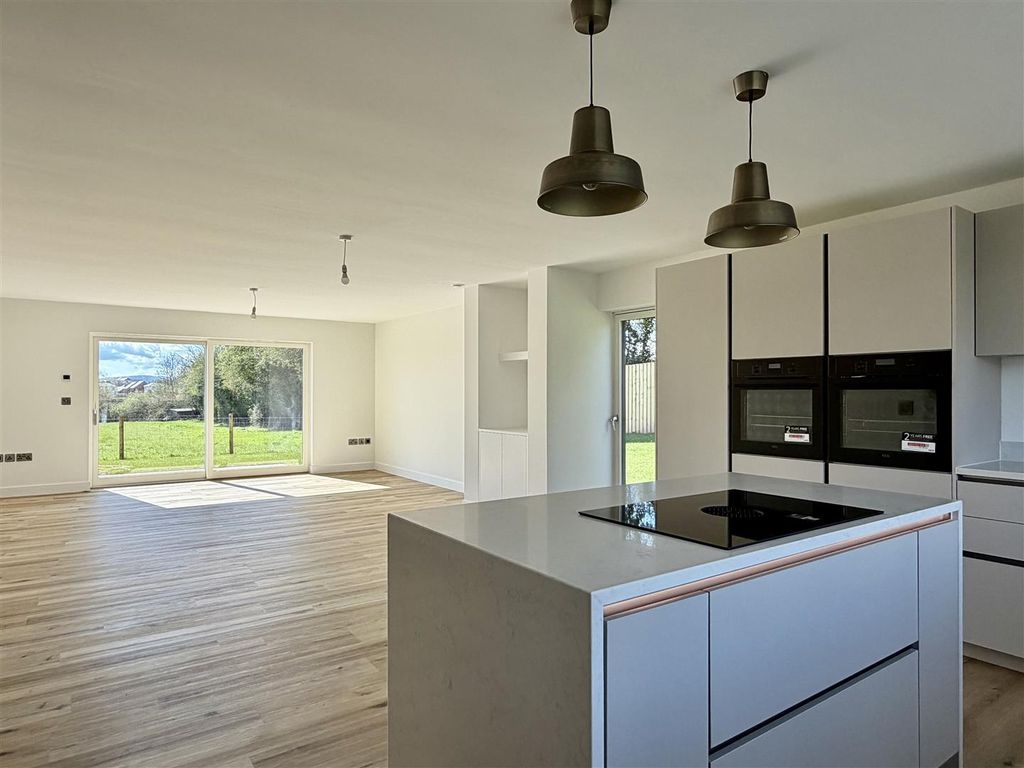 Property photo 2 of 38