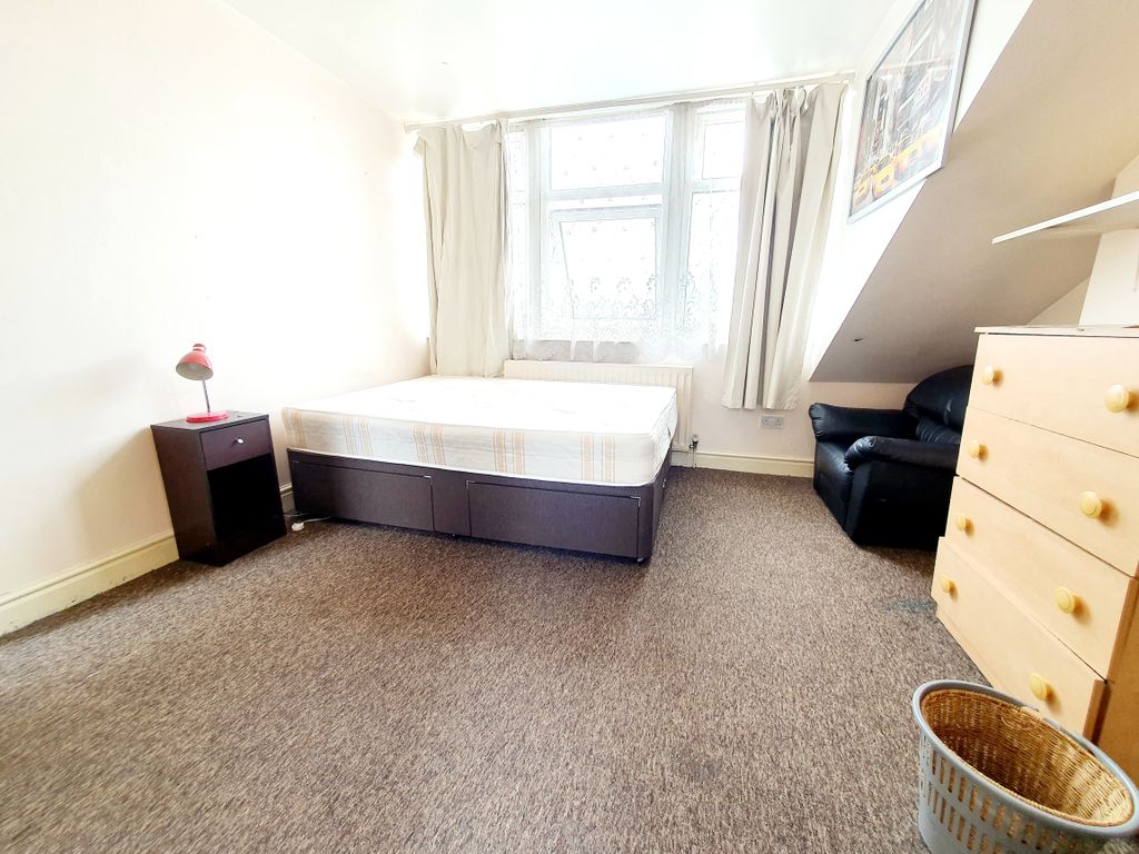 Property photo 1 of 4