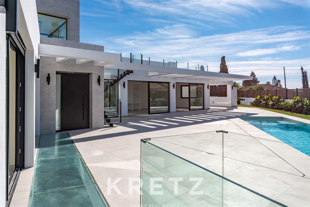 Property photo 2 of 24