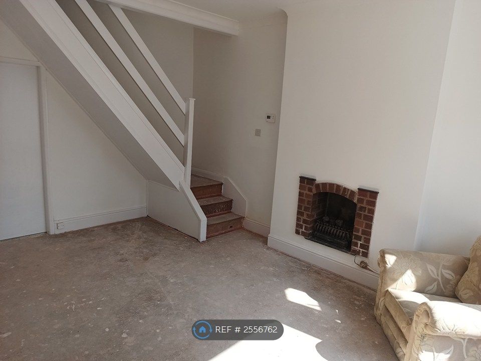 Property photo 3 of 12 Living Room