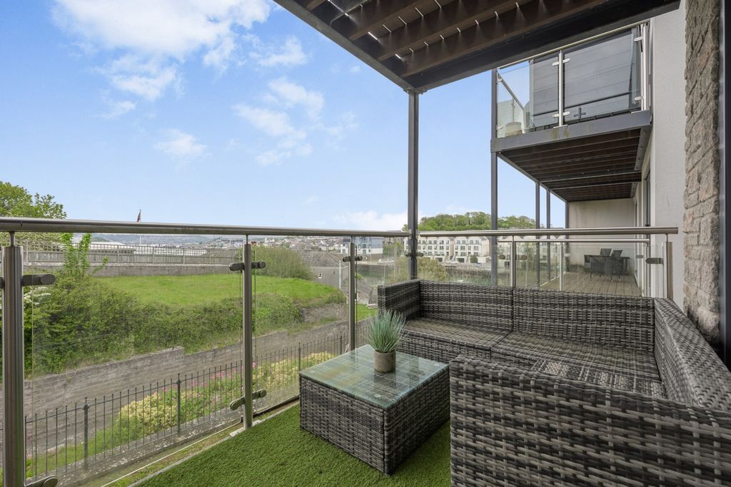 Property photo 1 of 16 Pbox-Img.Jpg