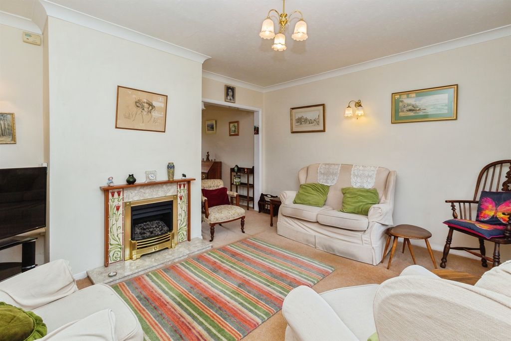 Property photo 3 of 17