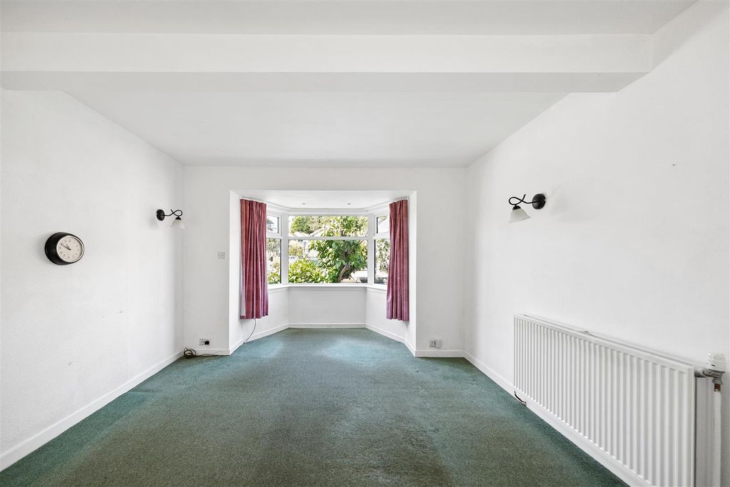 Property photo 3 of 23
