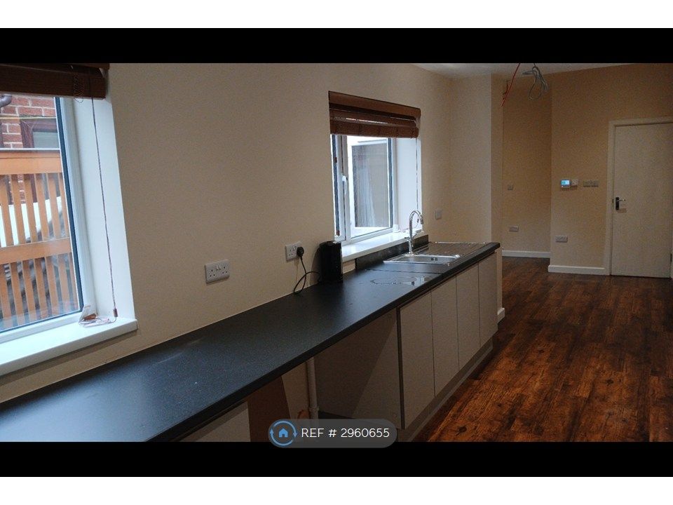 Property photo 3 of 14 Kitchen