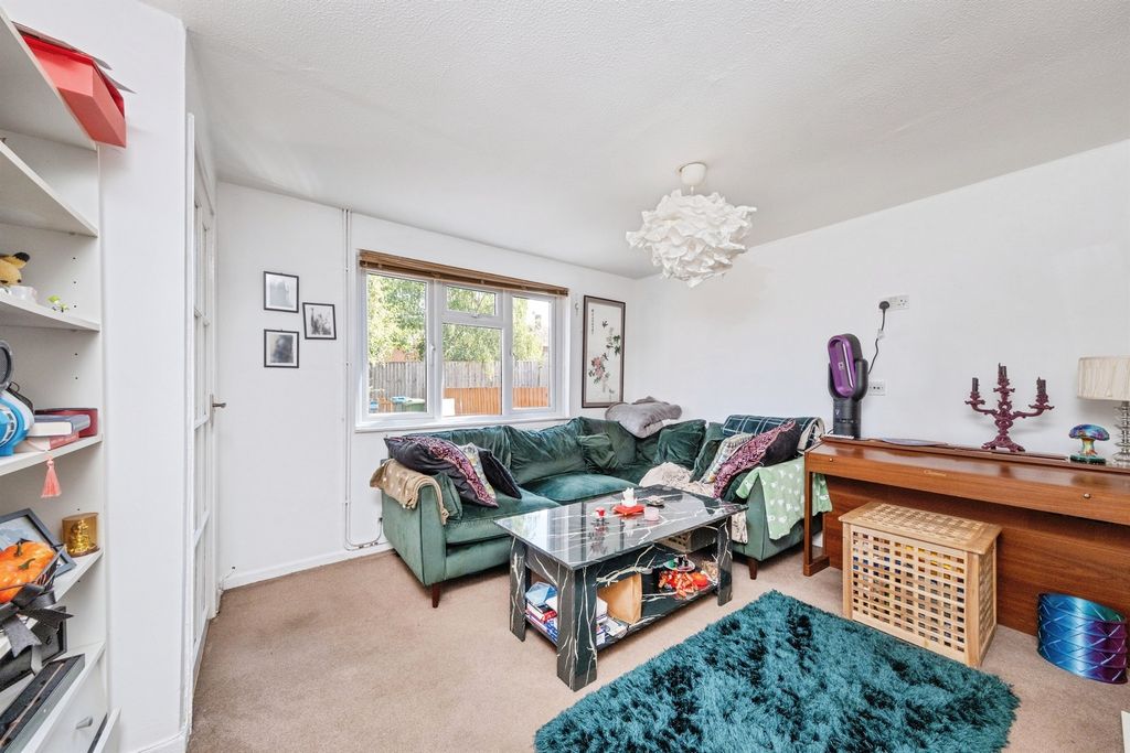 Property photo 2 of 18