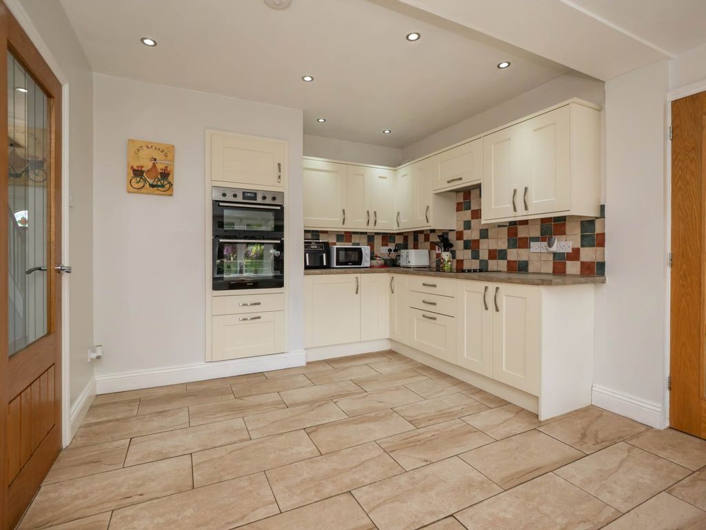 Property photo 2 of 35