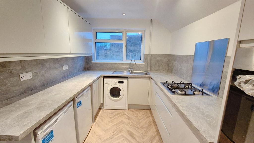 Property photo 2 of 6 Polish_20251110_155450179.Jpg