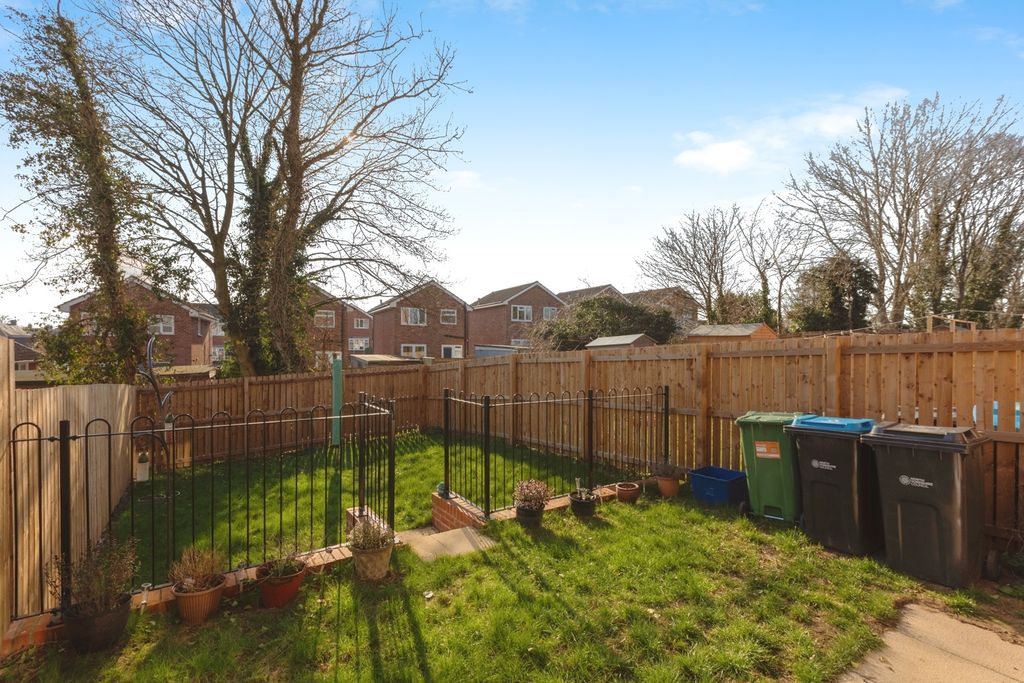 Property photo 3 of 16 Photo