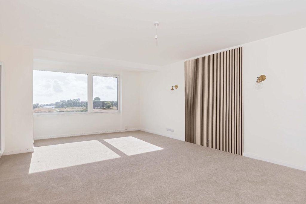 Property photo 3 of 12 Francombe House_4.Jpg