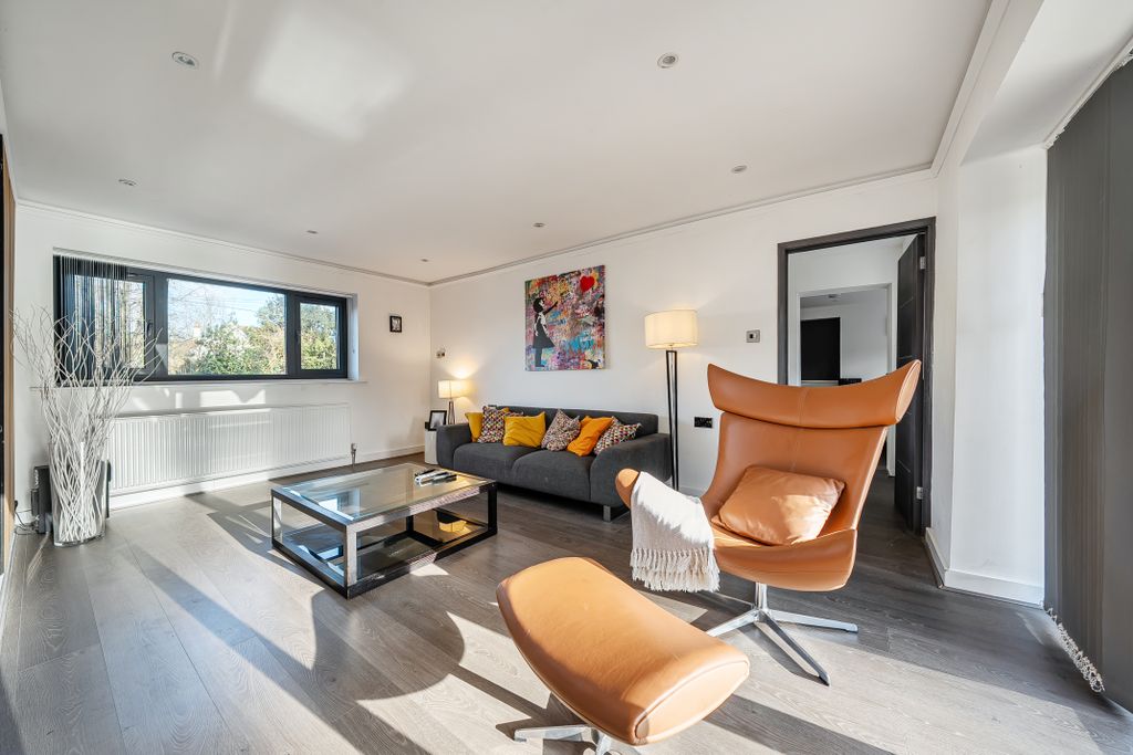 Property photo 3 of 19