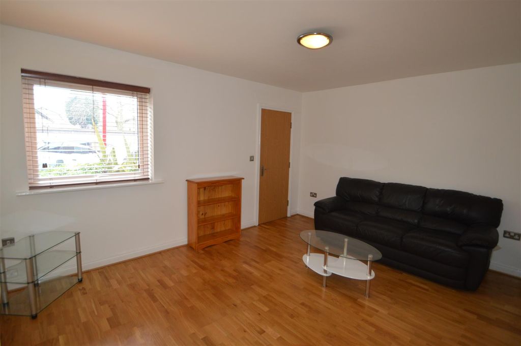 Property photo 2 of 12