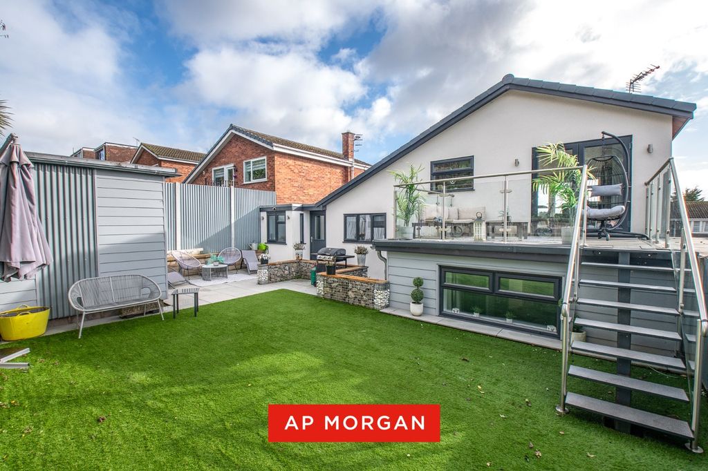 Property photo 2 of 23 Picture No. 14