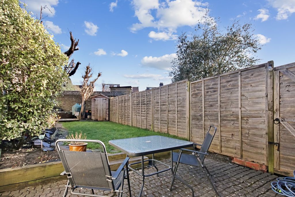 Property photo 2 of 12