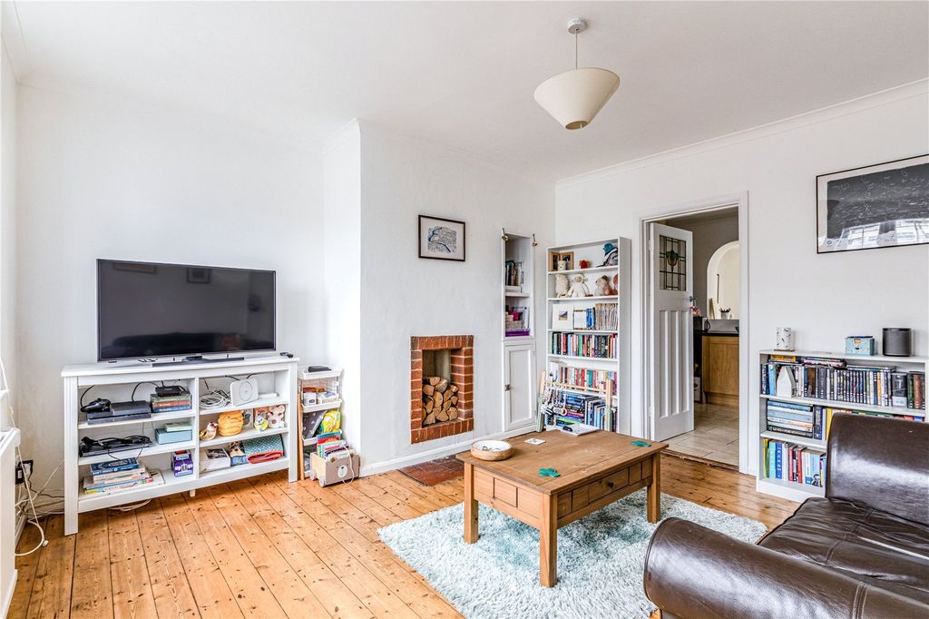 Property photo 3 of 21 Sitting Room