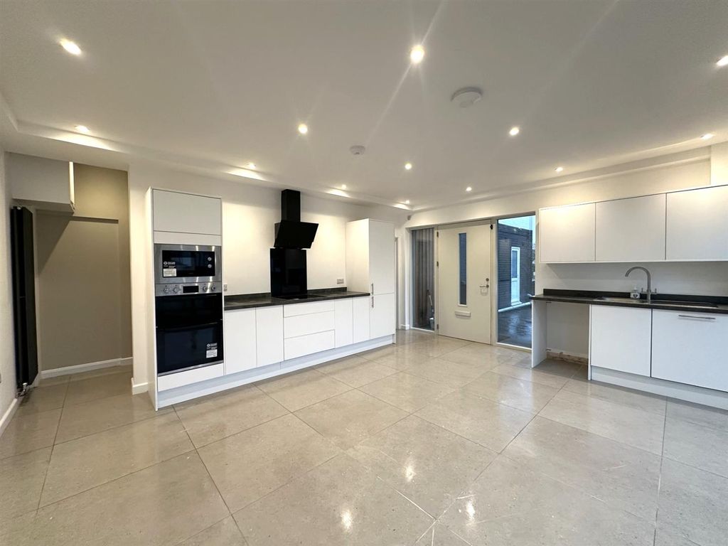 Property photo 2 of 12 Kitchen 1.Jpg