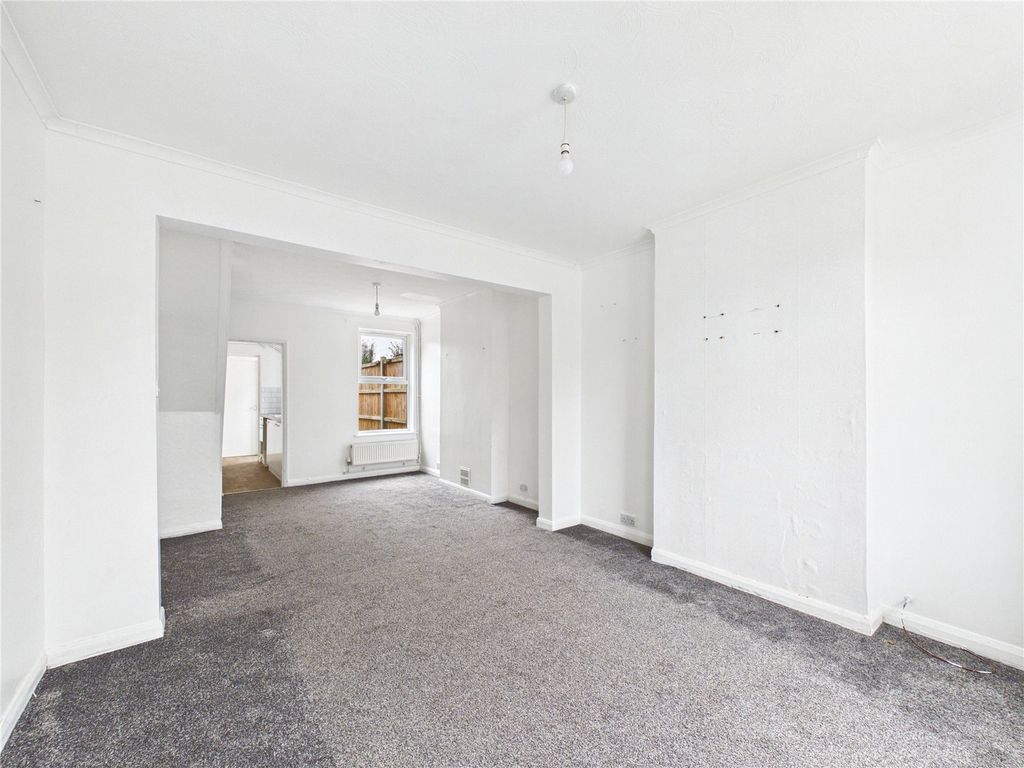 Property photo 3 of 7 Picture No. 14