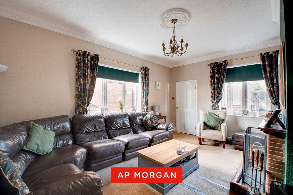 Property photo 2 of 35 Picture No. 40