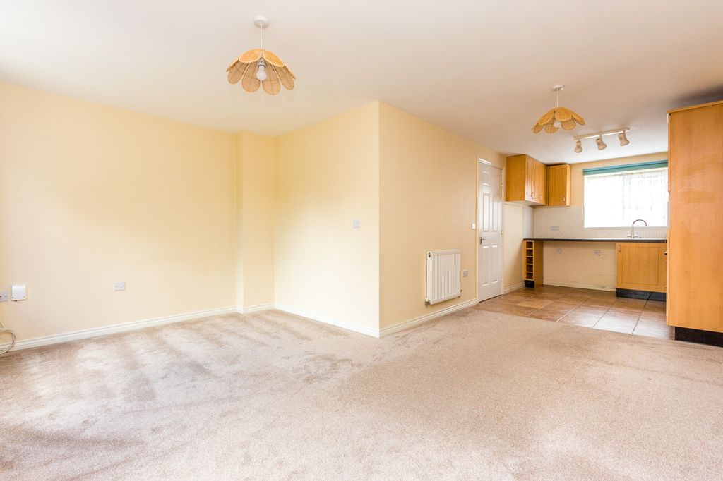 Property photo 3 of 13 Lounge/Kitchen