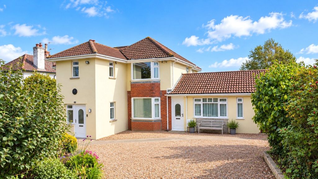 Property photo 1 of 31 Picture No. 24
