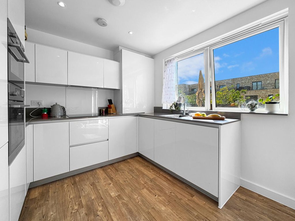 Property photo 2 of 18 Kitchen