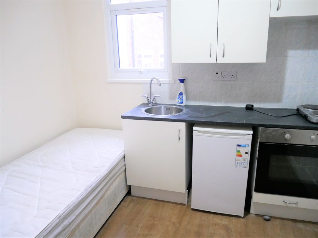 Property photo 1 of 2