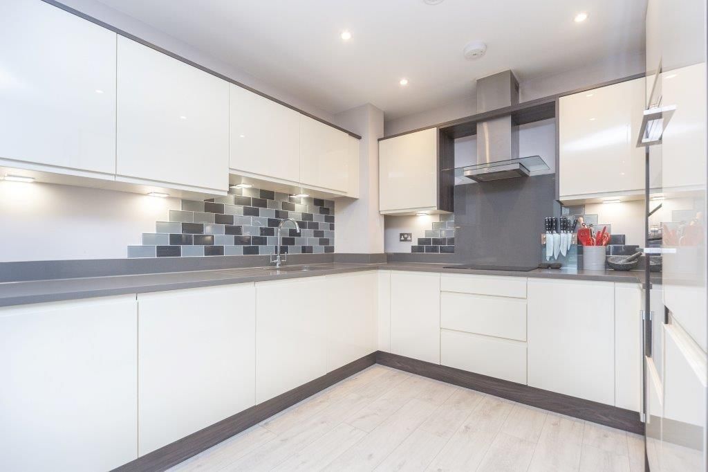 Property photo 3 of 9 Kitchen