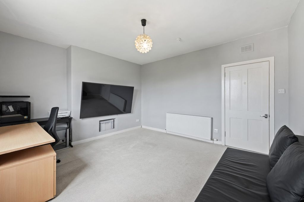 Property photo 3 of 26