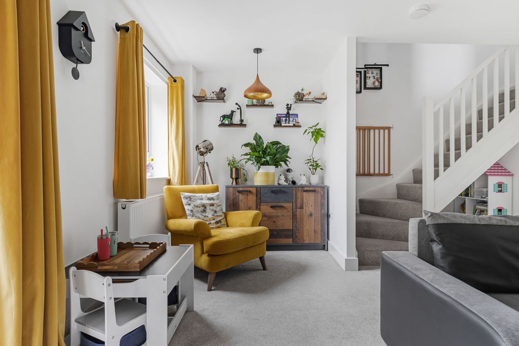 Property photo 2 of 18 2277306