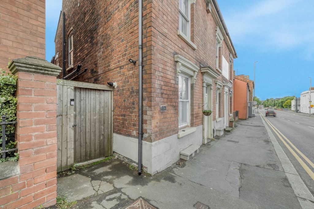 Property photo 2 of 26
