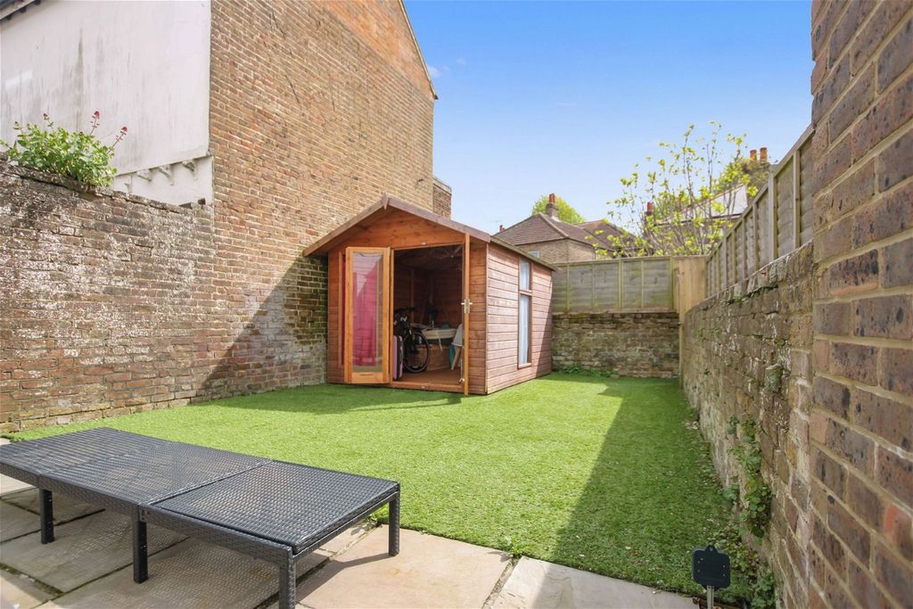 Property photo 1 of 10