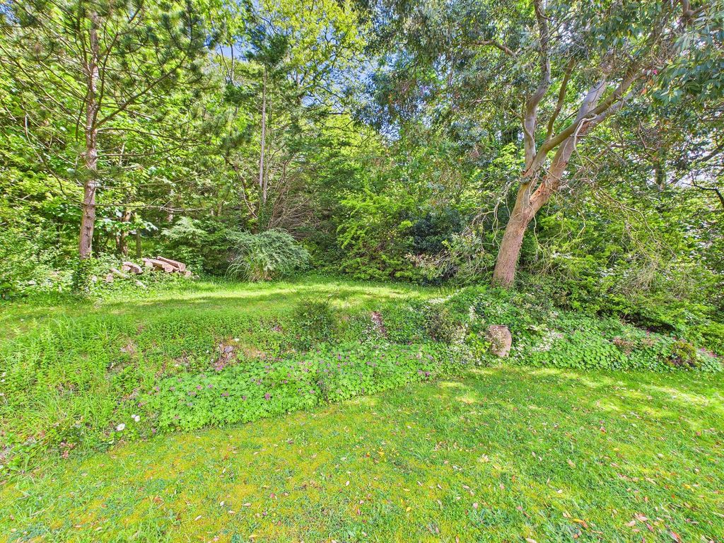 Property photo 2 of 37