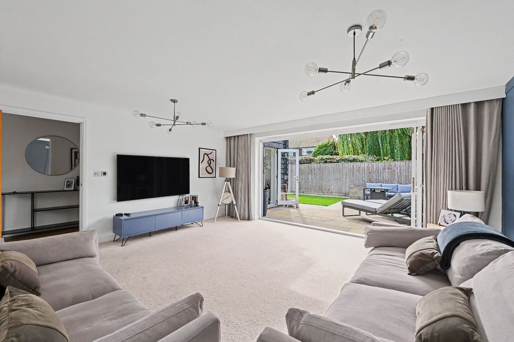 Property photo 2 of 24 5525322