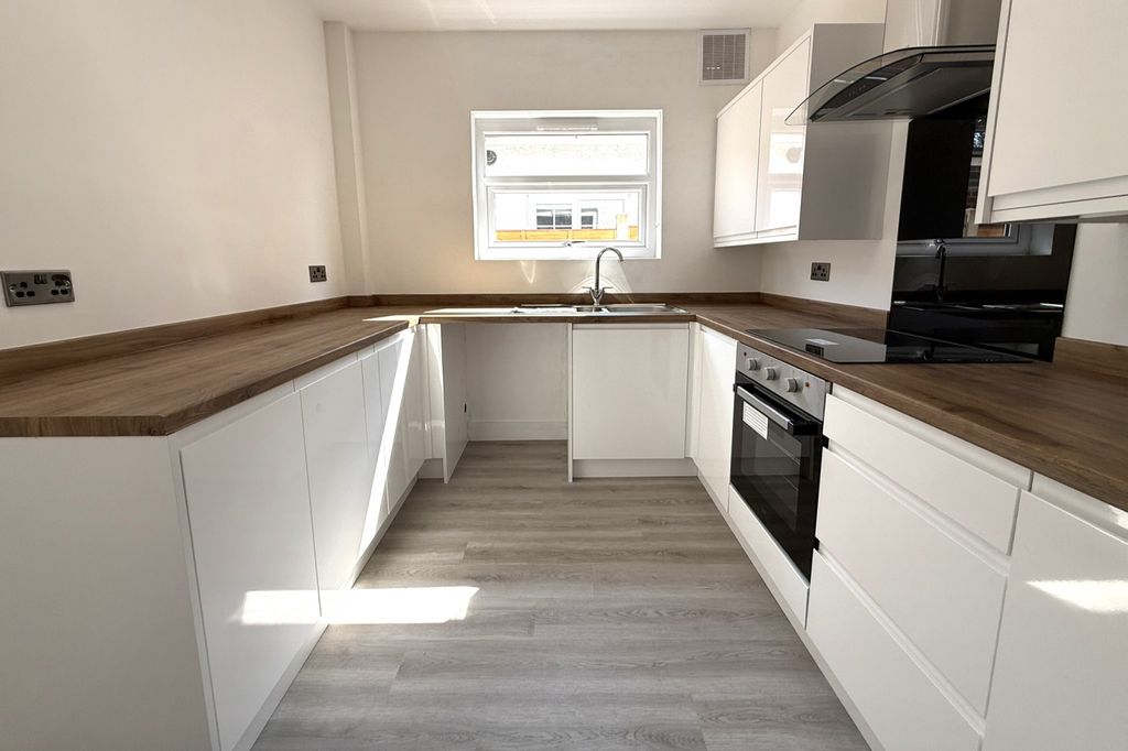 Property photo 3 of 13 Gallery