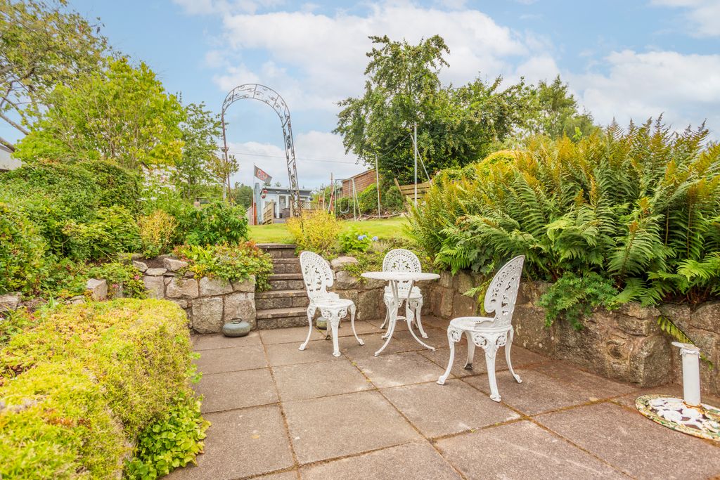 Property photo 3 of 31 Rear Garden