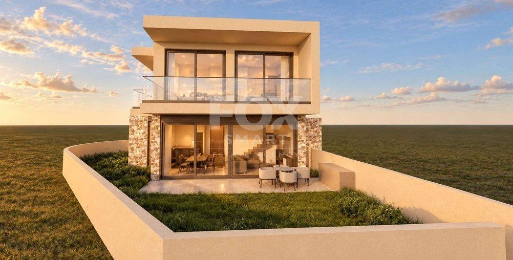 Property photo 1 of 10 Three-Bedroom Two Storey Villa With Garden For Sale, In Ge