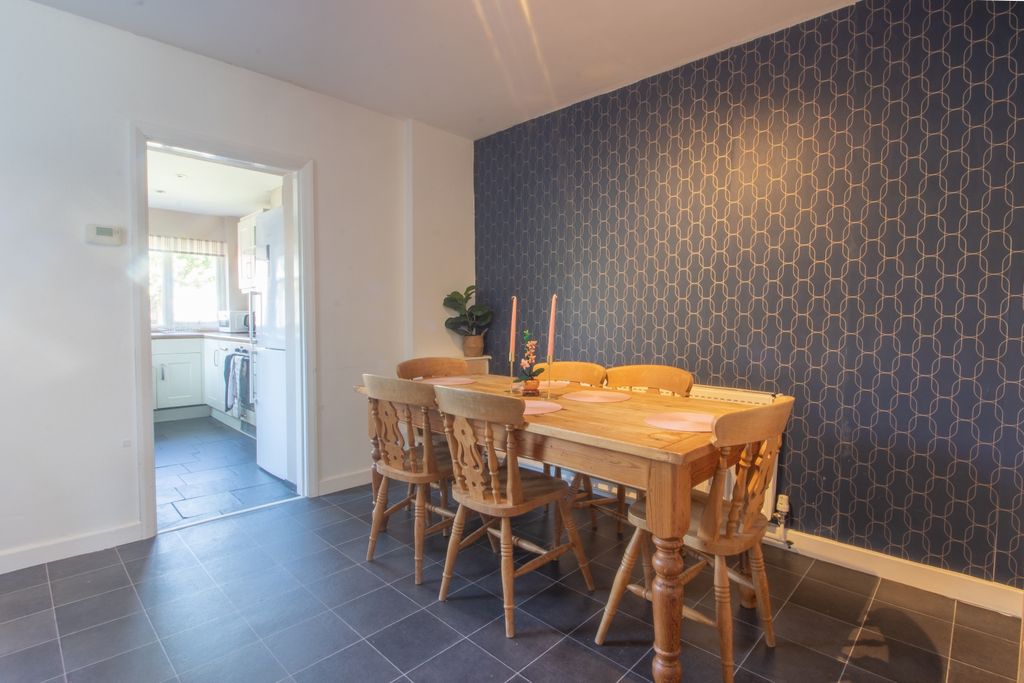 Property photo 3 of 12 Denacre-06