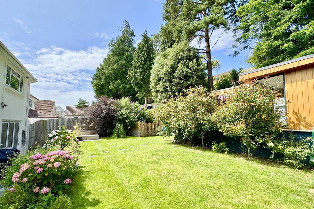 Property photo 3 of 30