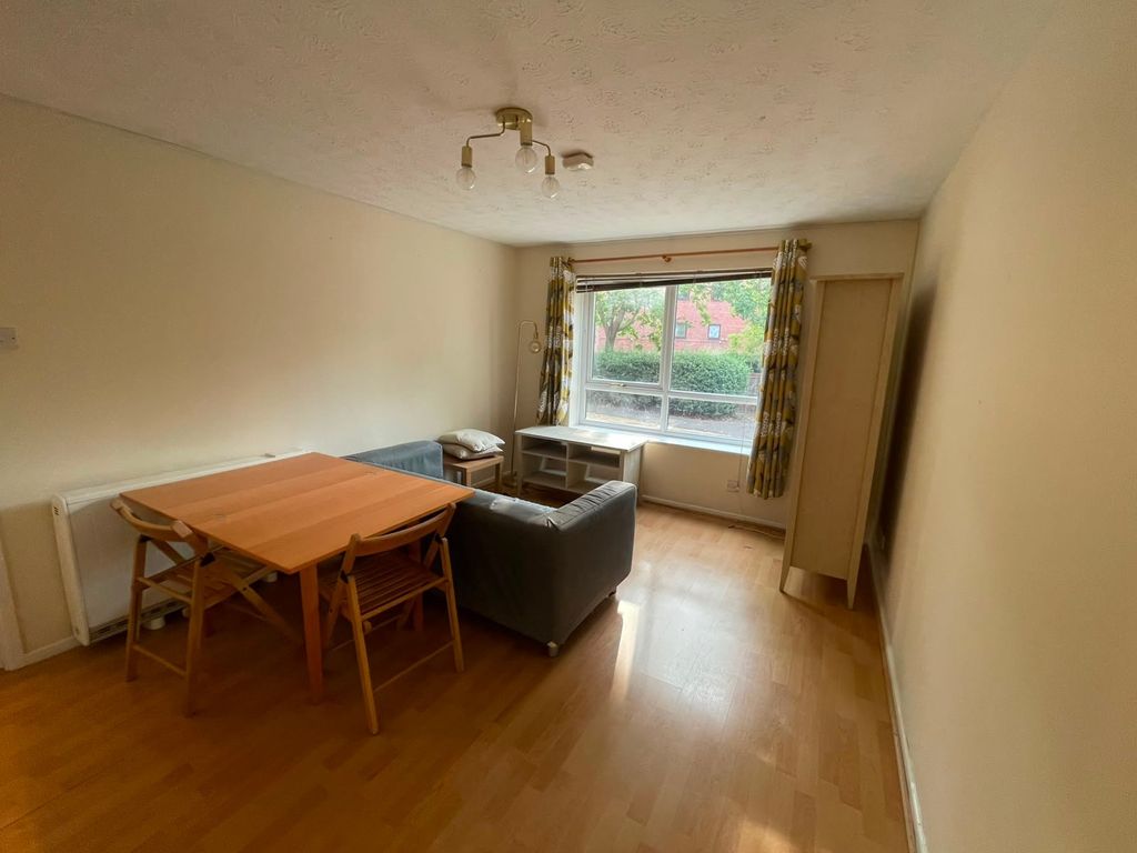 Property photo 2 of 9 Picture No. 24