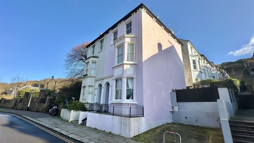 Property photo 1 of 30