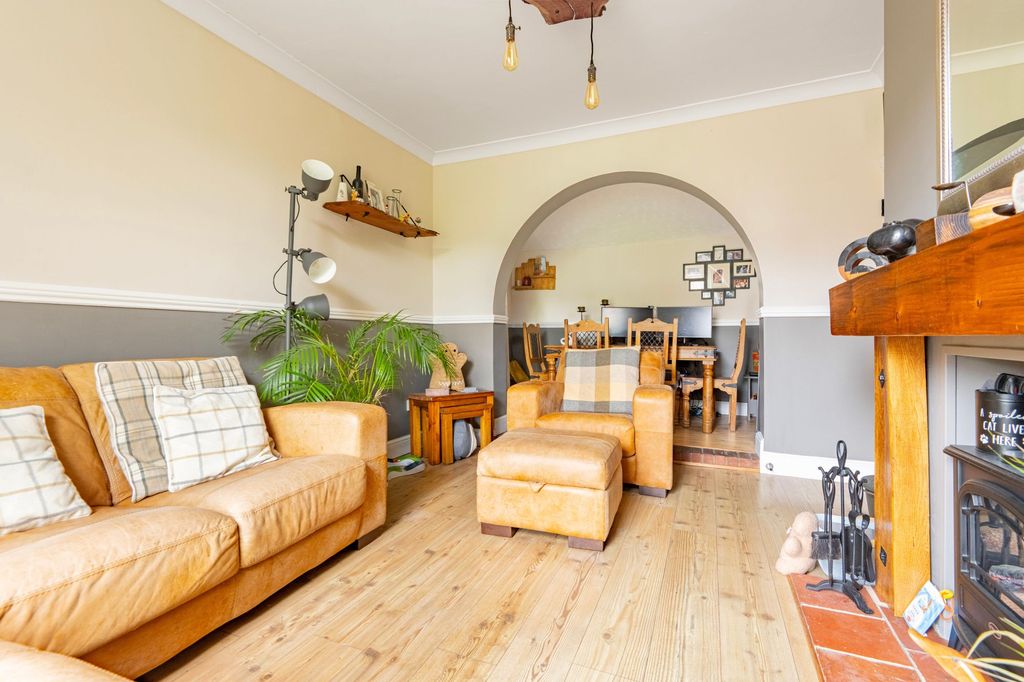 Property photo 2 of 19