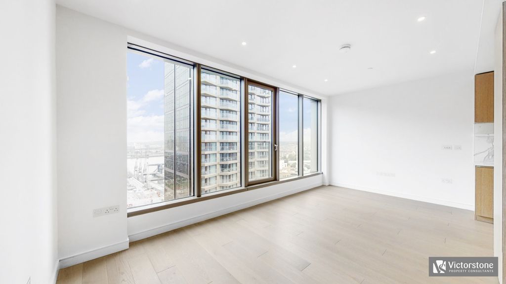 Property photo 2 of 15 807043