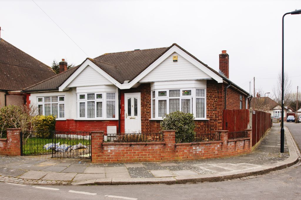 Property photo 1 of 1 4 Bedroom Semi Detached Bungalow For Rent