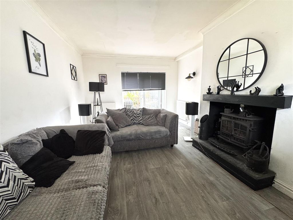 Property photo 2 of 21
