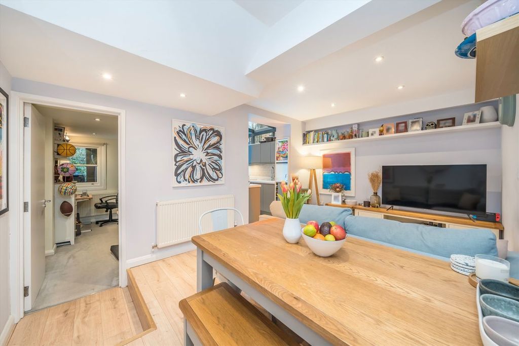 Property photo 2 of 8