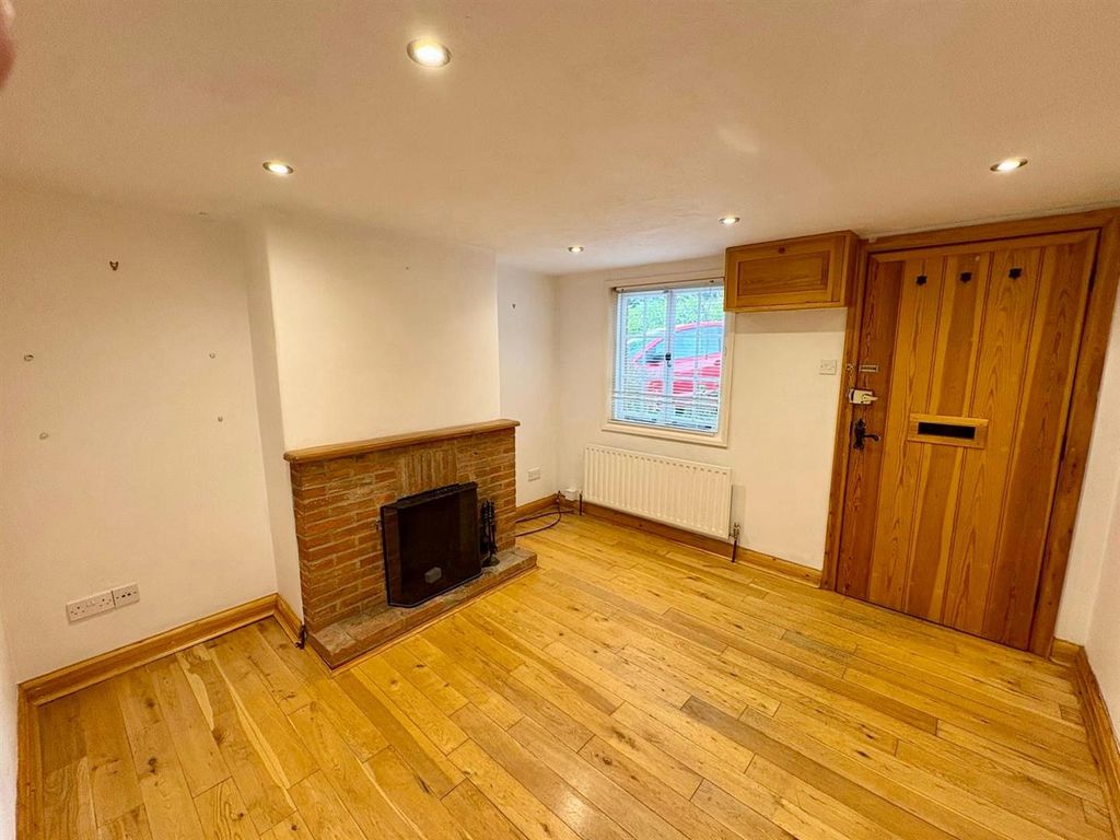 Property photo 3 of 17 Living Room