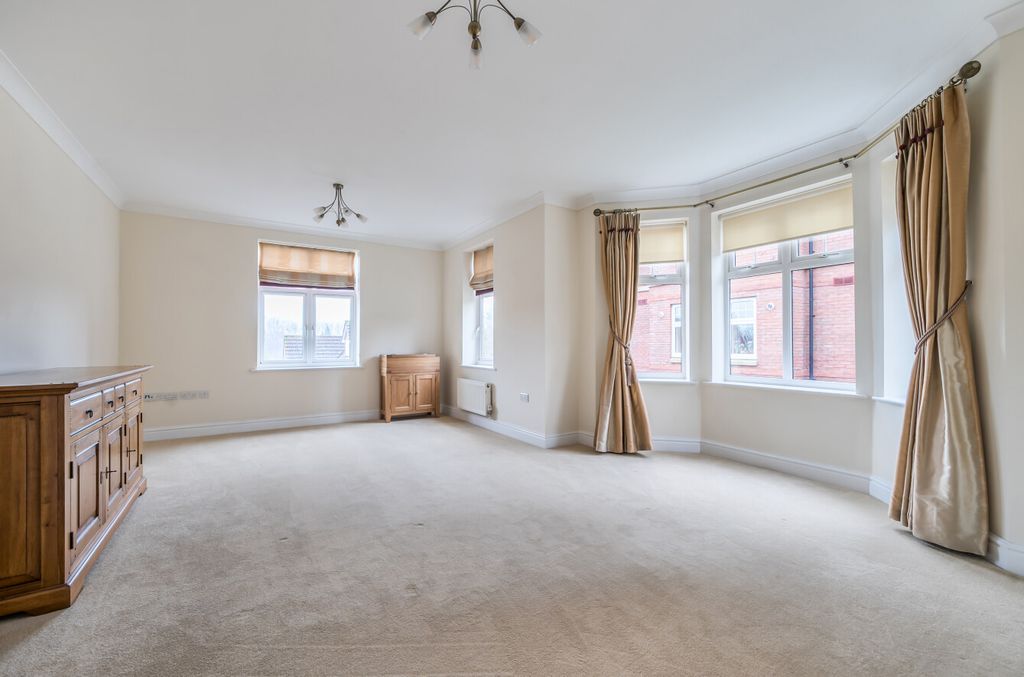 Property photo 2 of 16 1393433-20-6943d1...