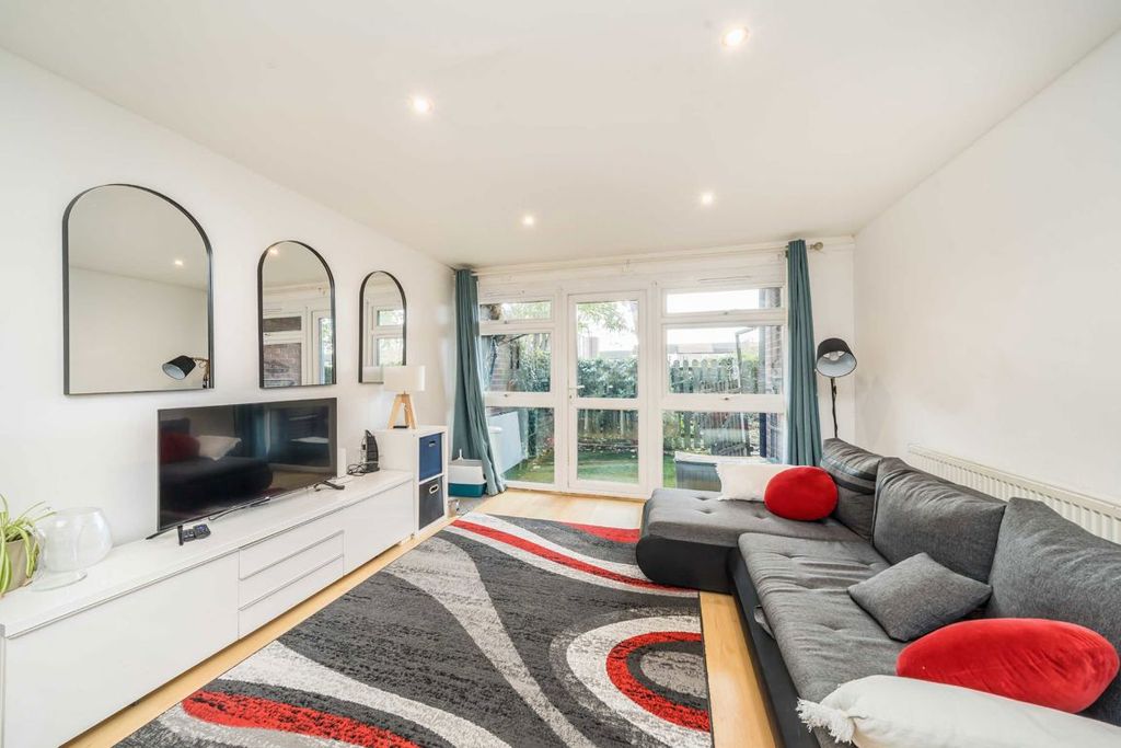 Property photo 1 of 6