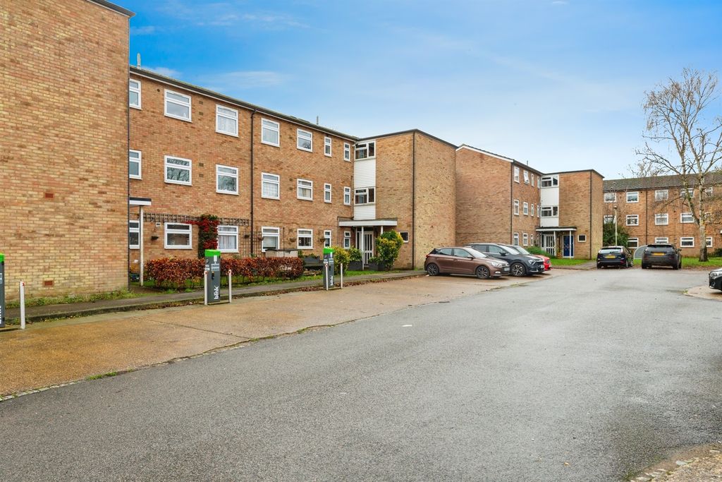 Property photo 1 of 12