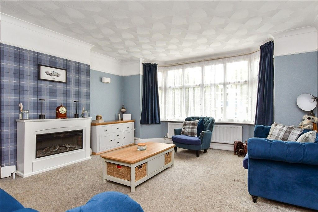 Property photo 3 of 15 Sitting Room